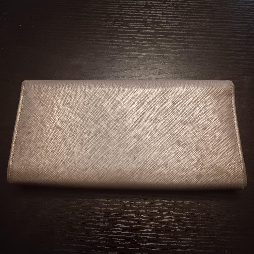 Salvatore Ferragamo Grey Leather Wallet With Silver Hardware (EUC) - Picture 3 of 13